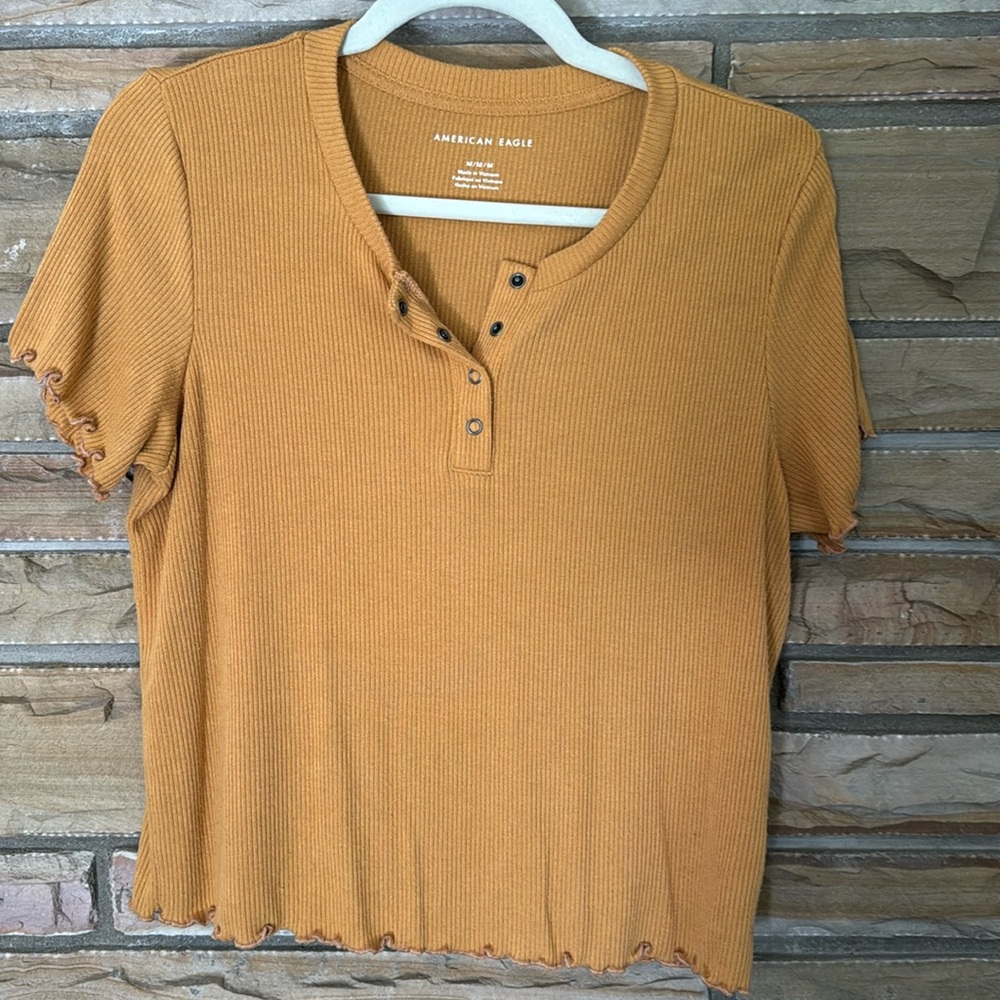 American Eagle Mustard Top